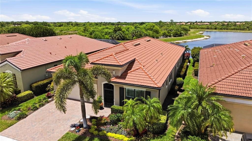 En Venta: $845,000 (3 camas, 3 baños, 2378 Pies cuadrados)