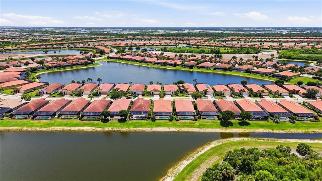 En Venta: $845,000 (3 camas, 3 baños, 2378 Pies cuadrados)