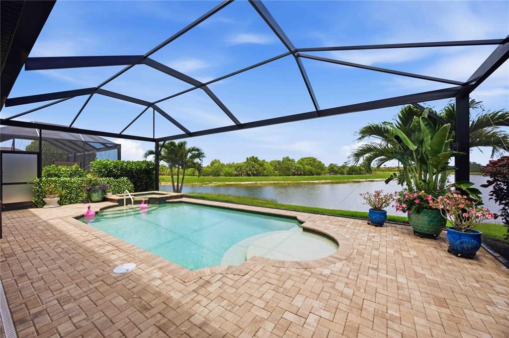 En Venta: $845,000 (3 camas, 3 baños, 2378 Pies cuadrados)