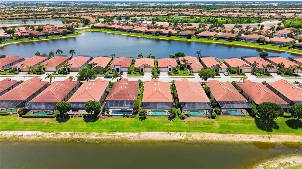 En Venta: $845,000 (3 camas, 3 baños, 2378 Pies cuadrados)