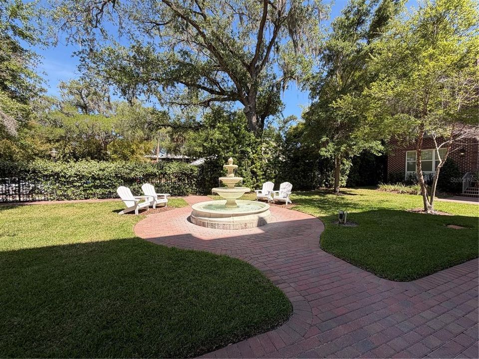 For Sale: $900,000 (3 beds, 3 baths, 2432 Square Feet)