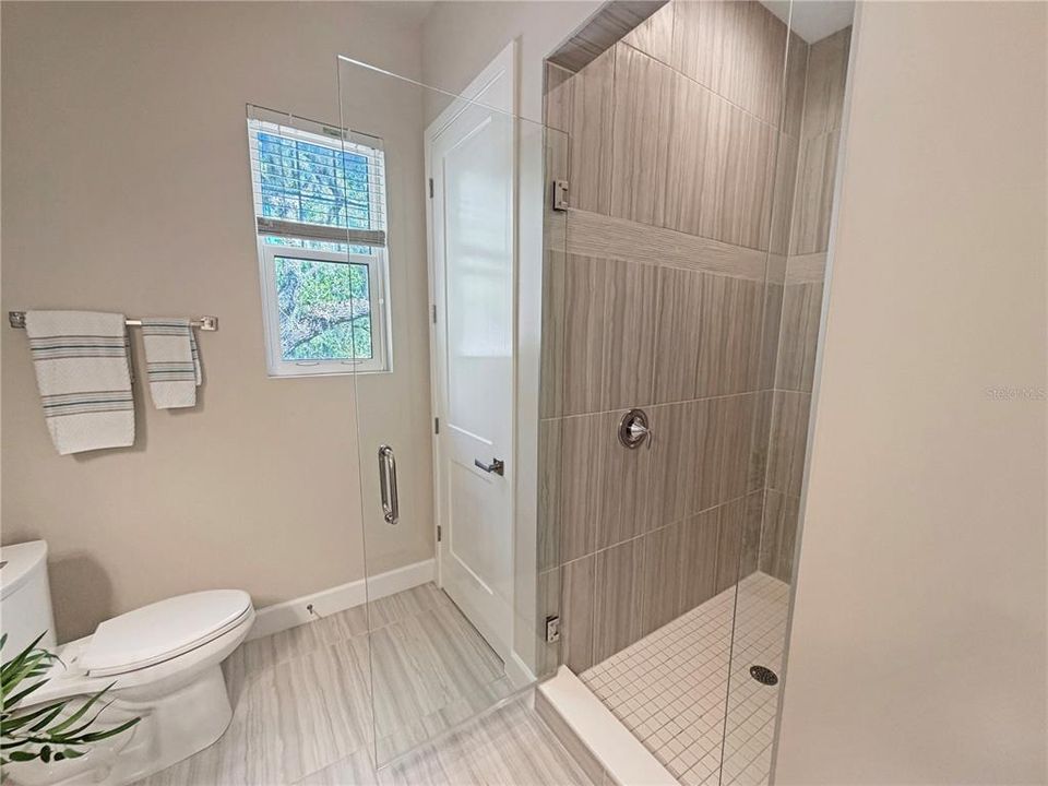 For Sale: $900,000 (3 beds, 3 baths, 2432 Square Feet)