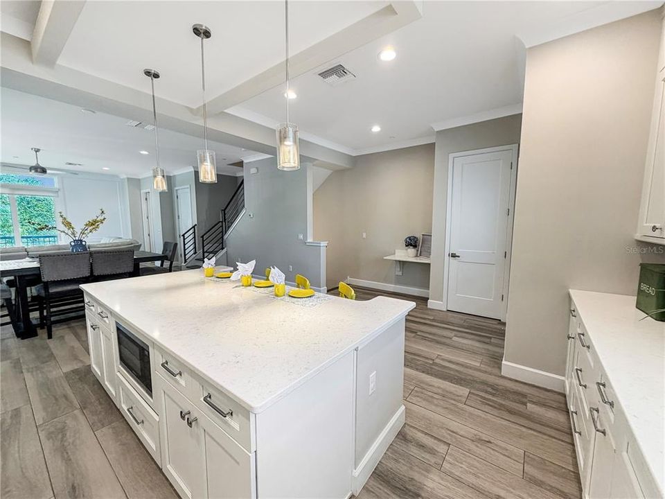 For Sale: $900,000 (3 beds, 3 baths, 2432 Square Feet)