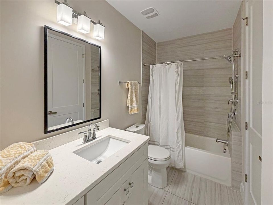 For Sale: $900,000 (3 beds, 3 baths, 2432 Square Feet)