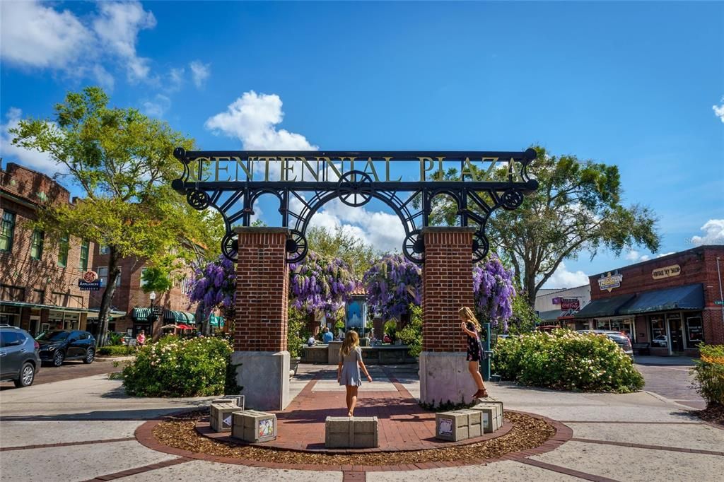For Sale: $890,000 (3 beds, 3 baths, 2432 Square Feet)