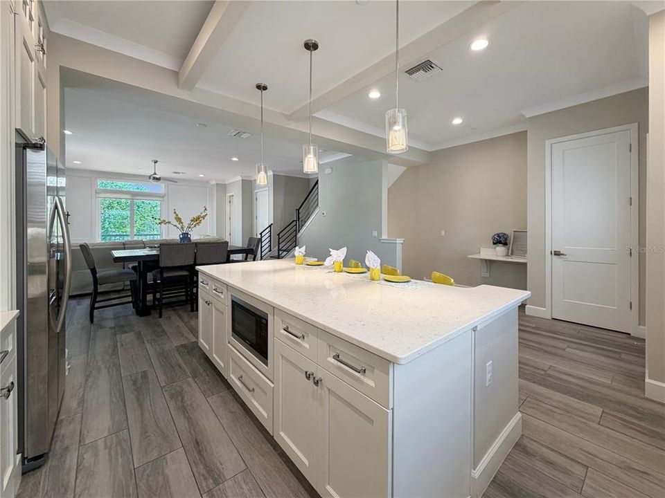 For Sale: $900,000 (3 beds, 3 baths, 2432 Square Feet)