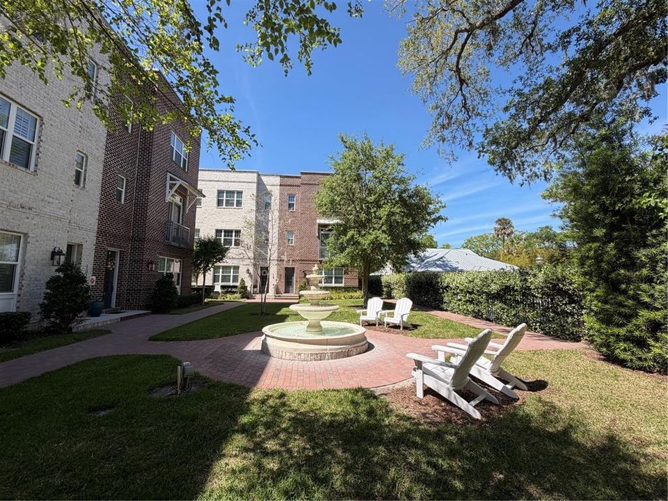 For Sale: $900,000 (3 beds, 3 baths, 2432 Square Feet)