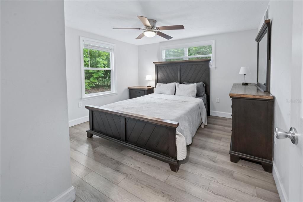 For Sale: $275,000 (2 beds, 2 baths, 1112 Square Feet)