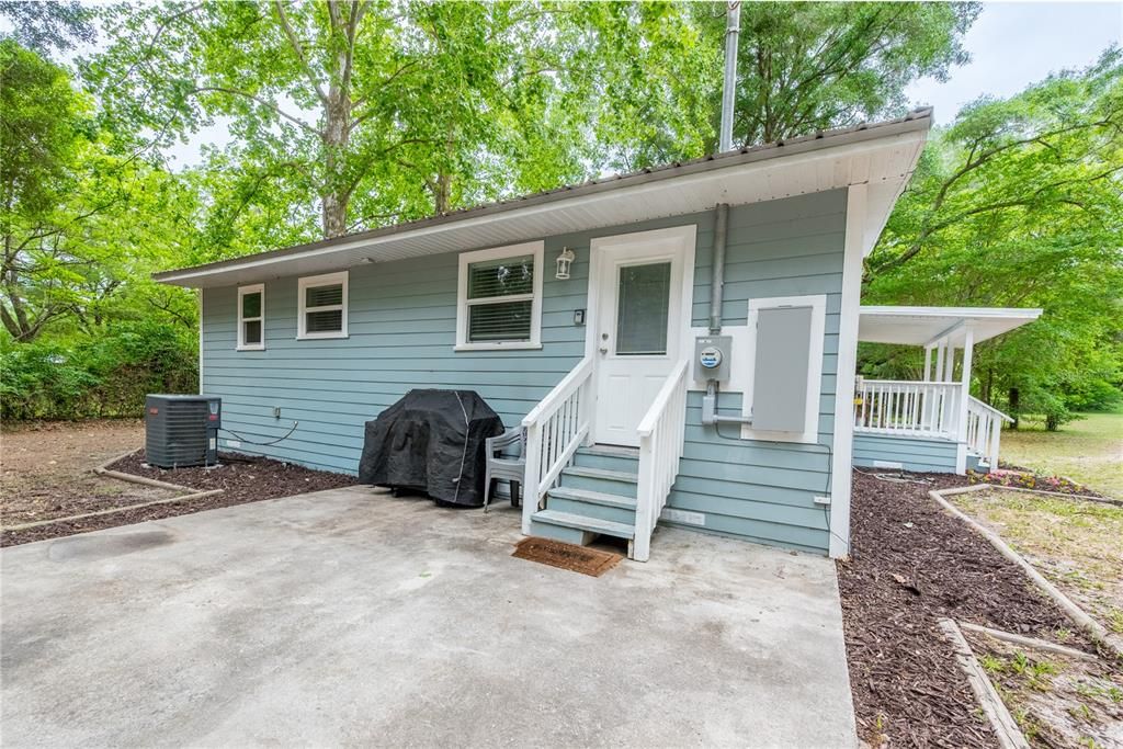 For Sale: $275,000 (2 beds, 2 baths, 1112 Square Feet)