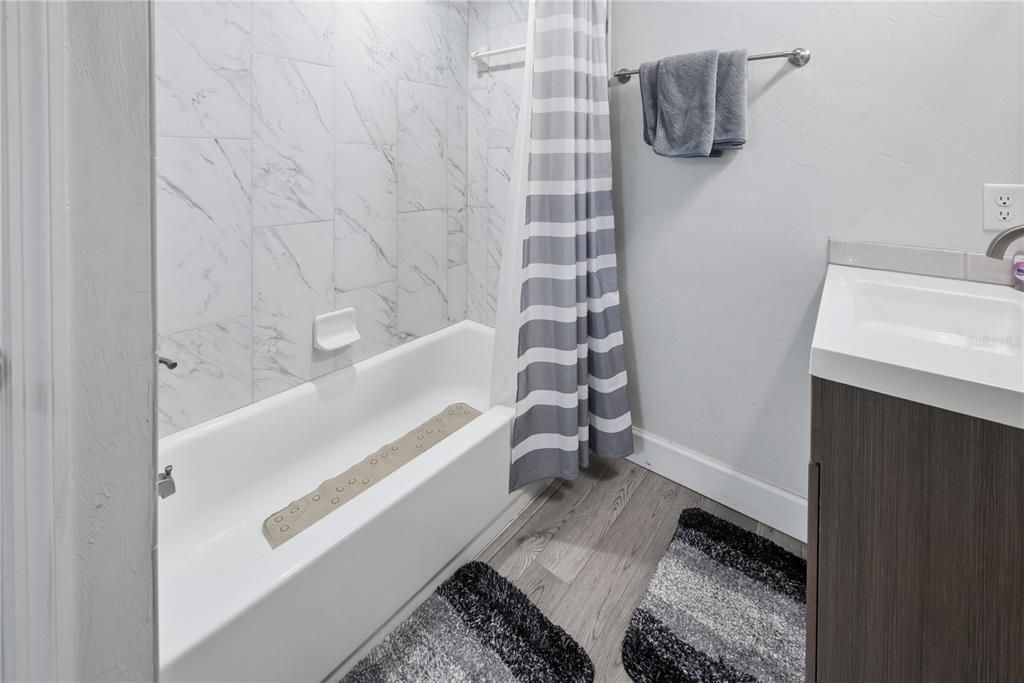 For Sale: $275,000 (2 beds, 2 baths, 1112 Square Feet)