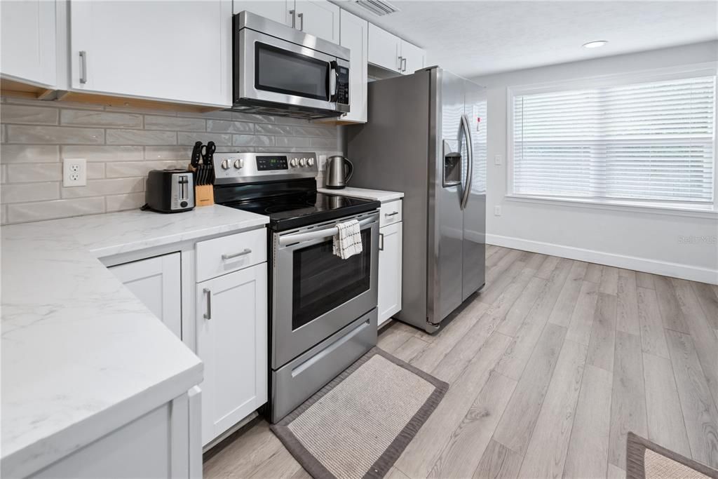 For Sale: $275,000 (2 beds, 2 baths, 1112 Square Feet)