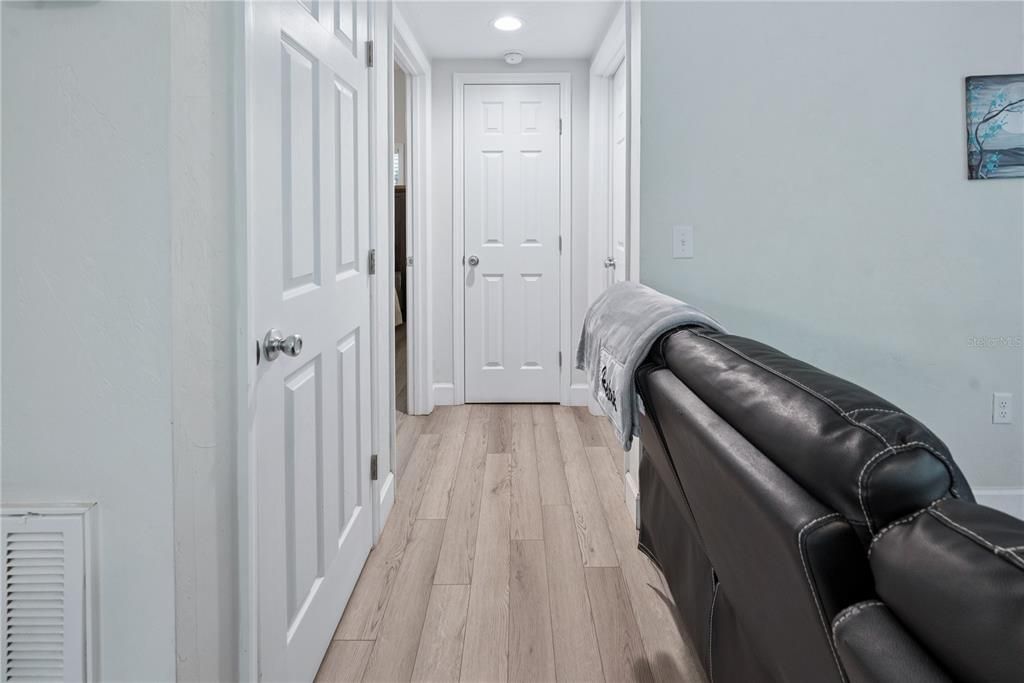 For Sale: $275,000 (2 beds, 2 baths, 1112 Square Feet)