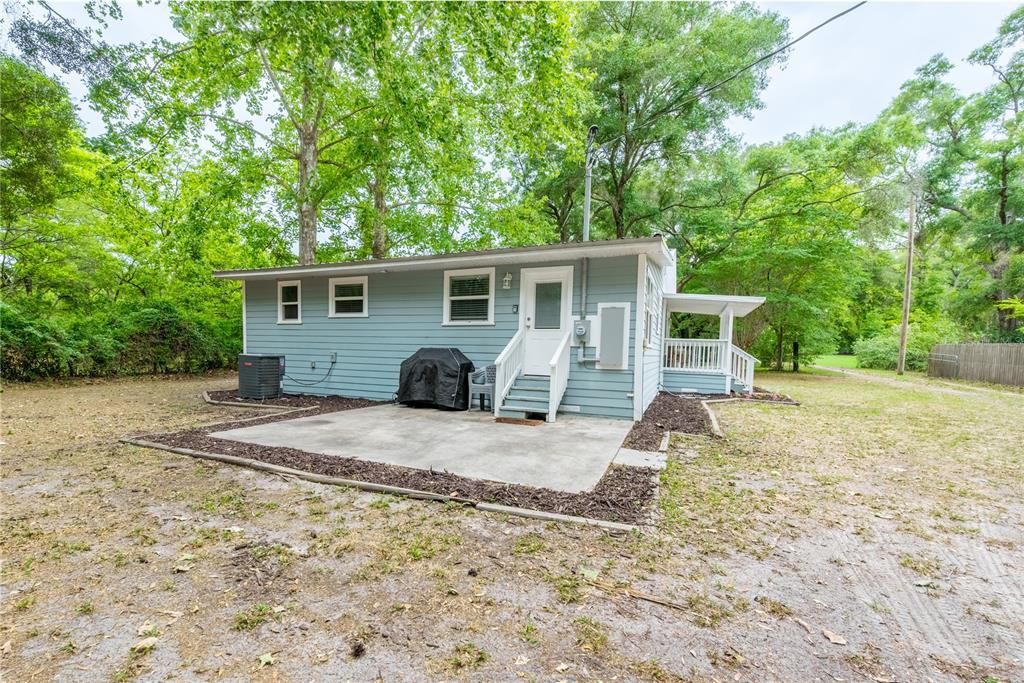 For Sale: $275,000 (2 beds, 2 baths, 1112 Square Feet)
