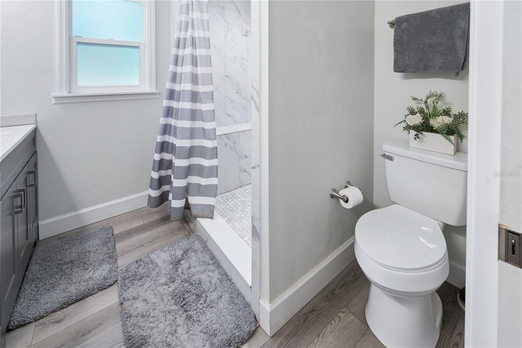 For Sale: $275,000 (2 beds, 2 baths, 1112 Square Feet)