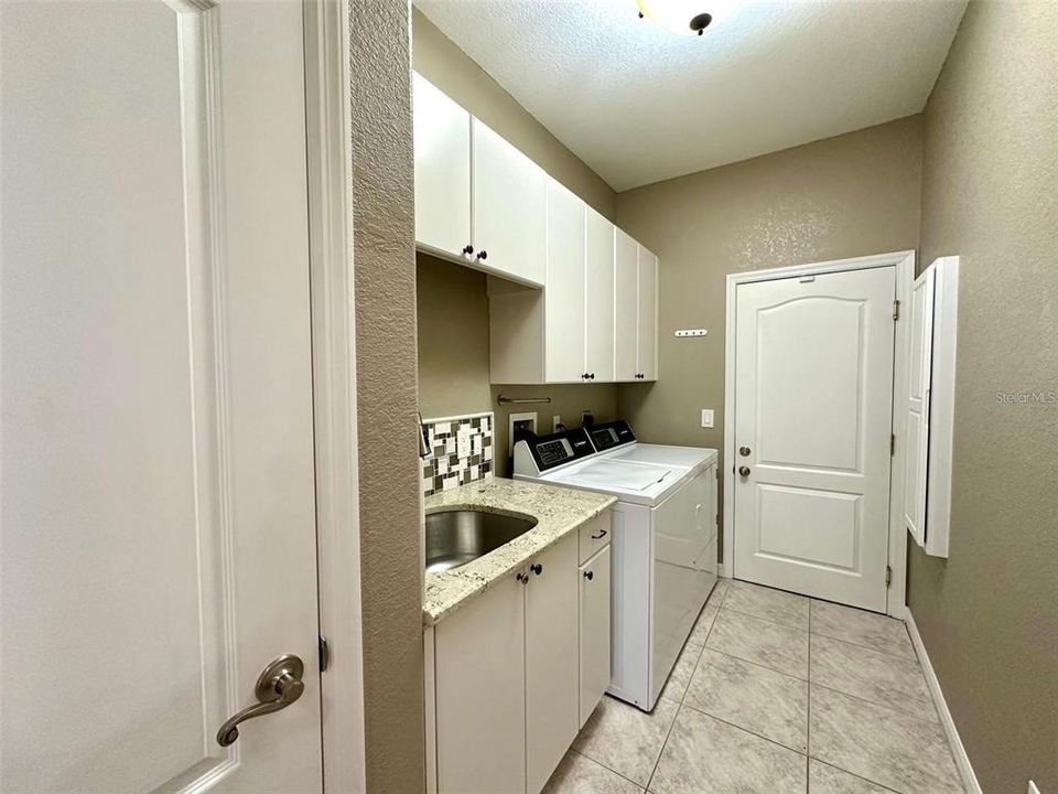 В аренду: $2,650 (3 спален, 2 ванн, 2141 Квадратных фут)