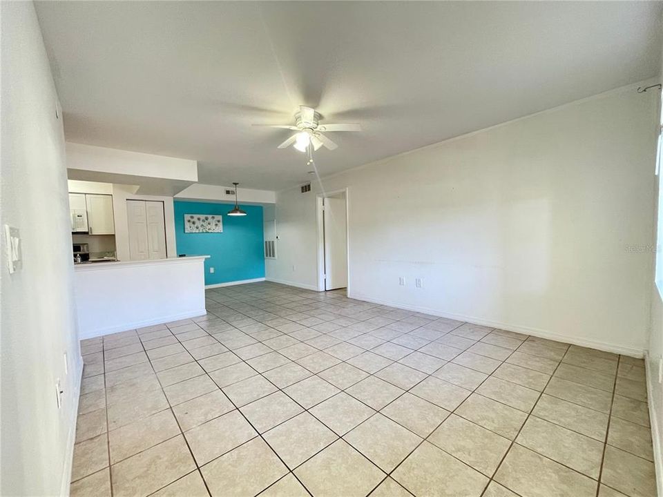 En Venta: $199,000 (2 camas, 2 baños, 937 Pies cuadrados)
