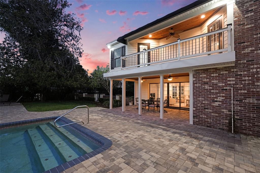En Venta: $1,375,000 (6 camas, 4 baños, 5126 Pies cuadrados)