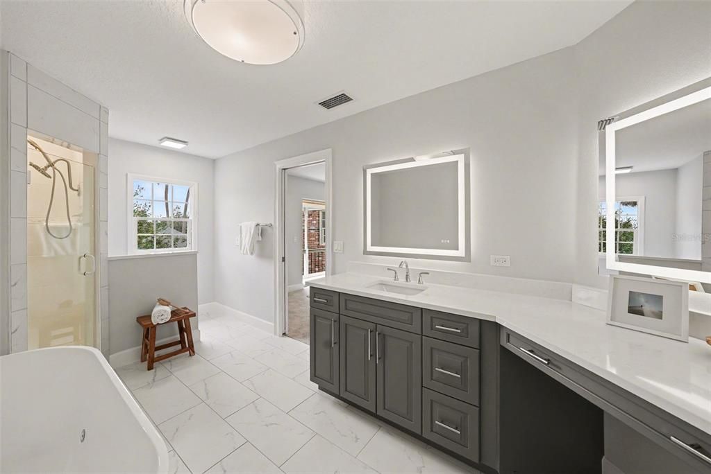 En Venta: $1,375,000 (6 camas, 4 baños, 5126 Pies cuadrados)