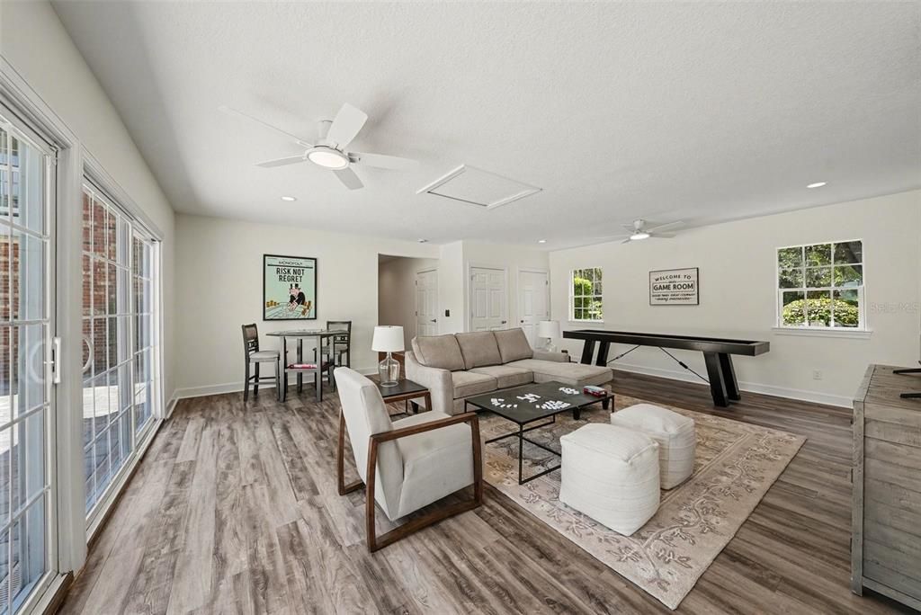 En Venta: $1,375,000 (6 camas, 4 baños, 5126 Pies cuadrados)