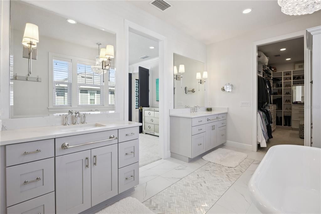 For Sale: $2,199,000 (4 beds, 4 baths, 5138 Square Feet)