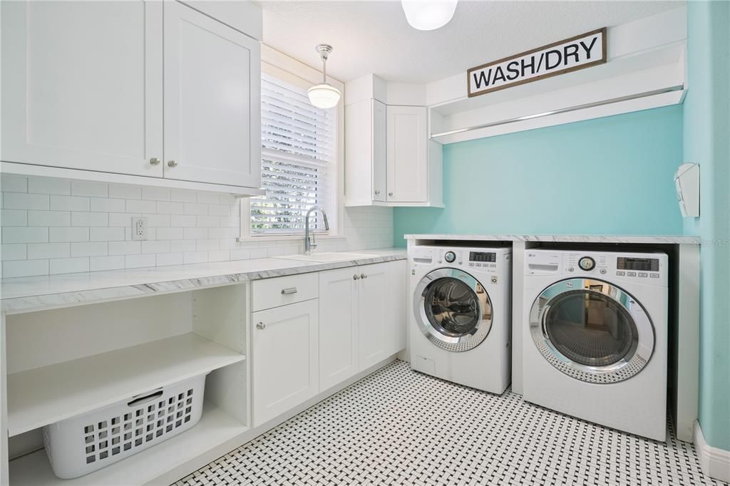 For Sale: $2,199,000 (4 beds, 4 baths, 5138 Square Feet)