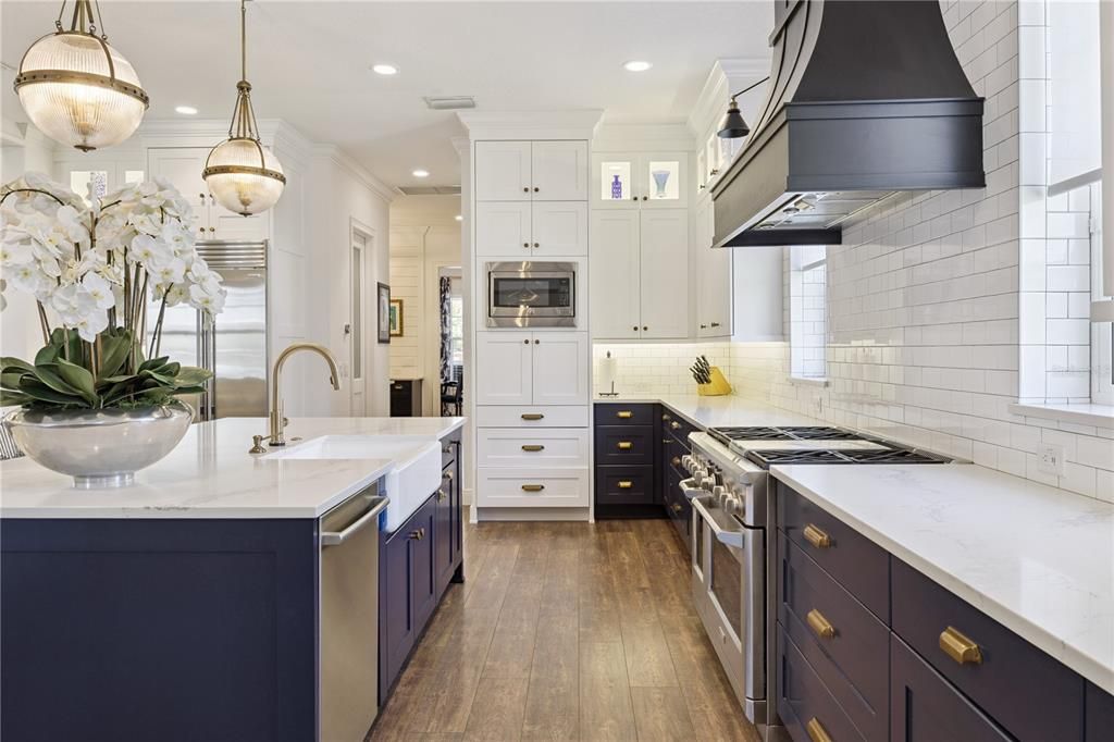For Sale: $2,199,000 (4 beds, 4 baths, 5138 Square Feet)