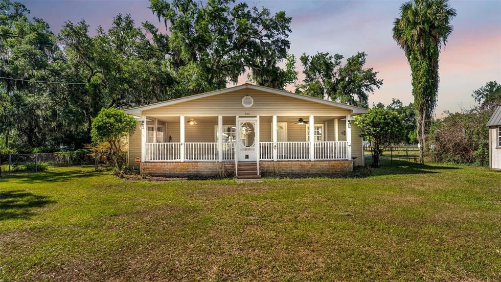 For Sale: $350,000 (3 beds, 1 baths, 1440 Square Feet)