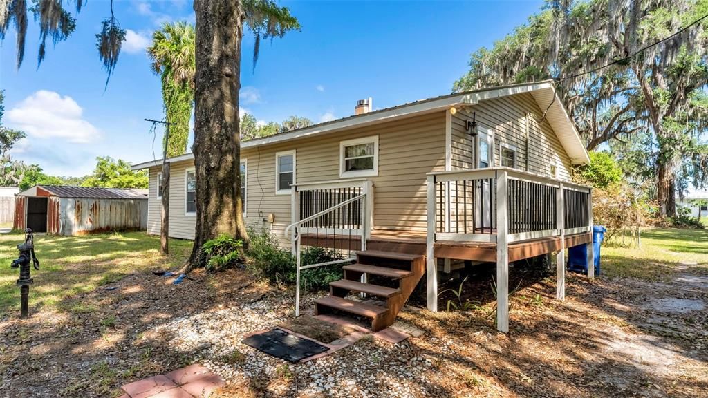 For Sale: $350,000 (3 beds, 1 baths, 1440 Square Feet)