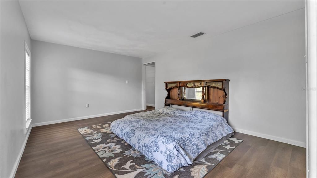 For Sale: $350,000 (3 beds, 1 baths, 1440 Square Feet)