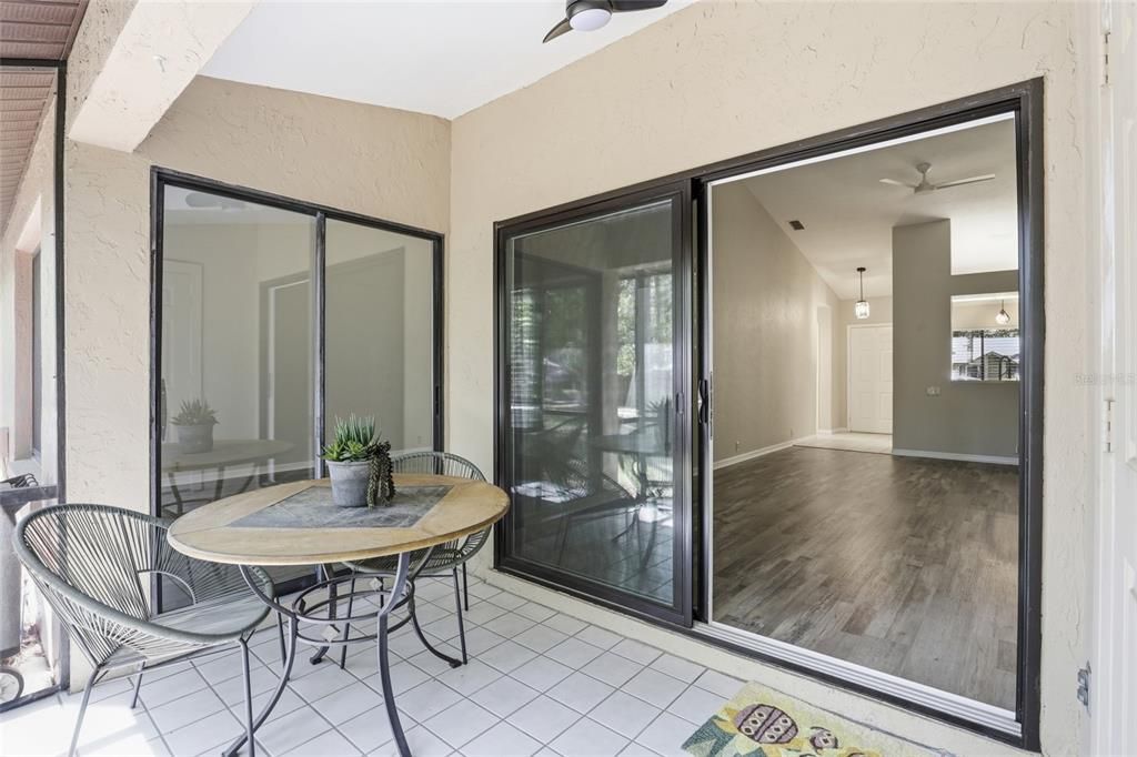 Active With Contract: $229,900 (2 beds, 2 baths, 1045 Square Feet)