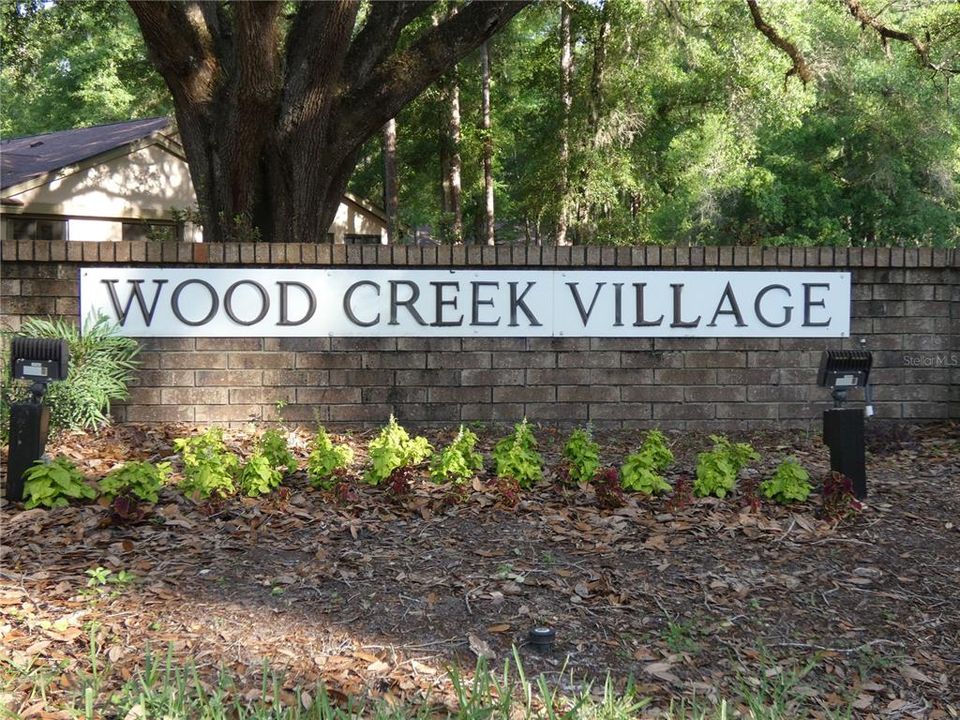Active With Contract: $229,900 (2 beds, 2 baths, 1045 Square Feet)