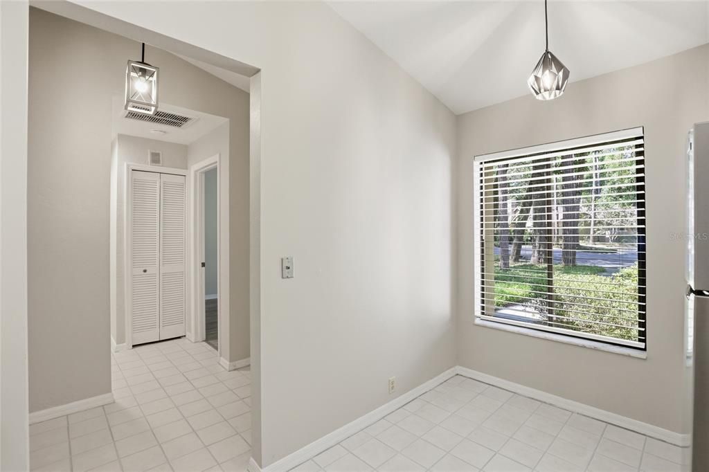 Active With Contract: $229,900 (2 beds, 2 baths, 1045 Square Feet)