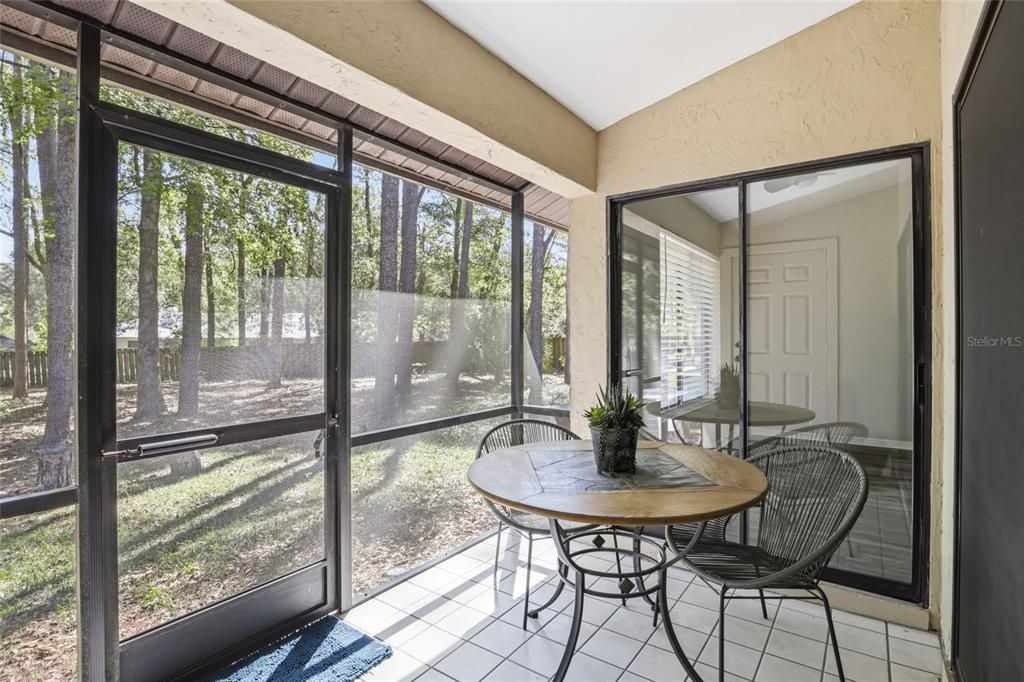 Active With Contract: $229,900 (2 beds, 2 baths, 1045 Square Feet)