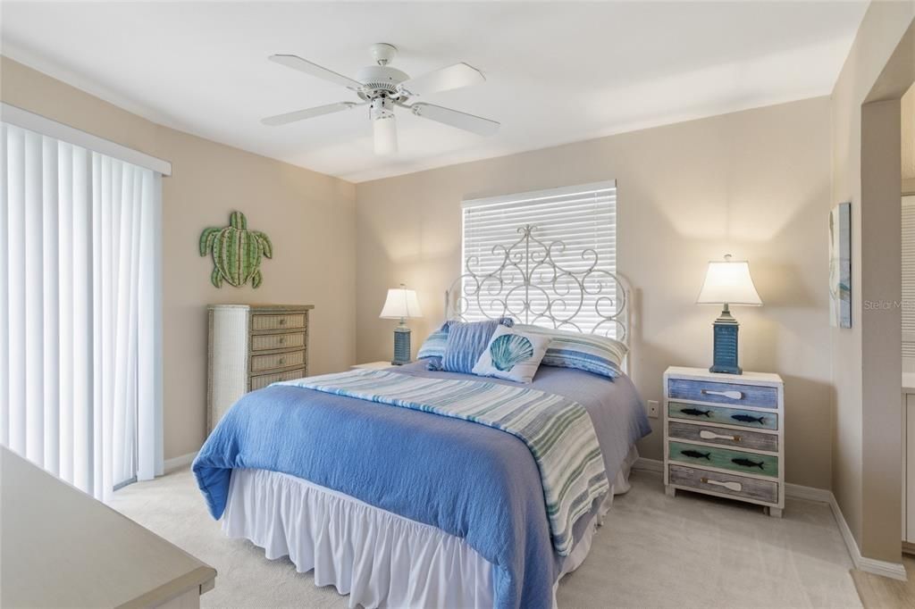 Active With Contract: $299,000 (2 beds, 2 baths, 1106 Square Feet)
