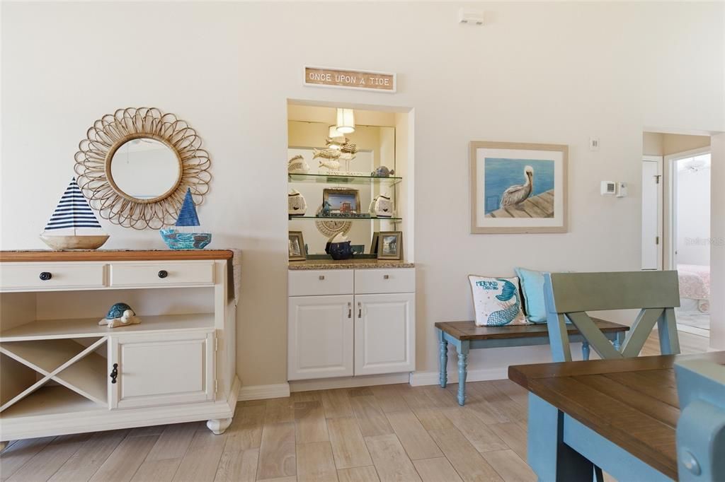 Active With Contract: $299,000 (2 beds, 2 baths, 1106 Square Feet)