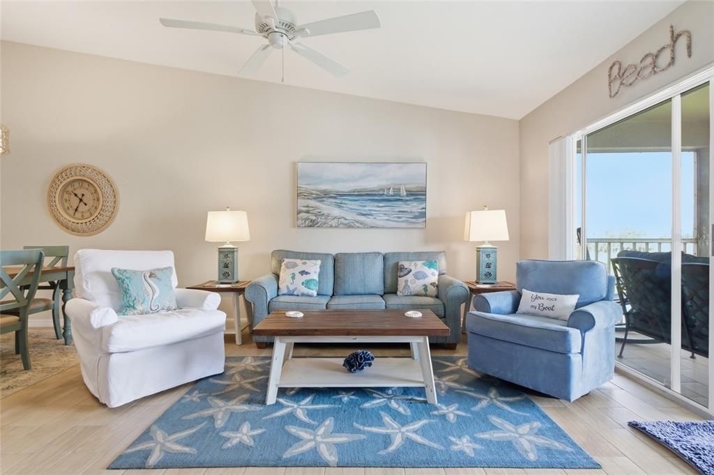 Active With Contract: $299,000 (2 beds, 2 baths, 1106 Square Feet)