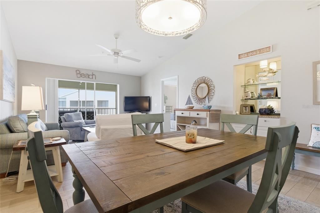 Active With Contract: $299,000 (2 beds, 2 baths, 1106 Square Feet)