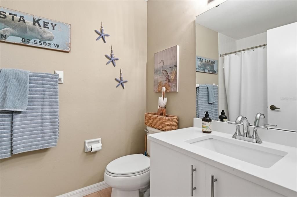 Active With Contract: $299,000 (2 beds, 2 baths, 1106 Square Feet)