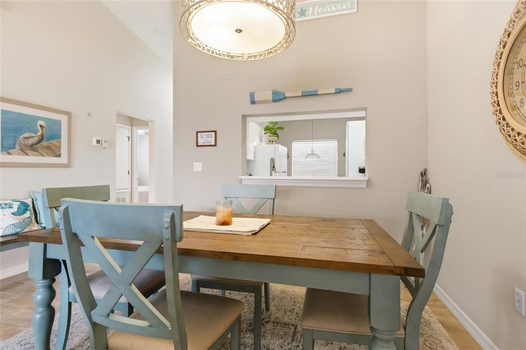 Active With Contract: $299,000 (2 beds, 2 baths, 1106 Square Feet)
