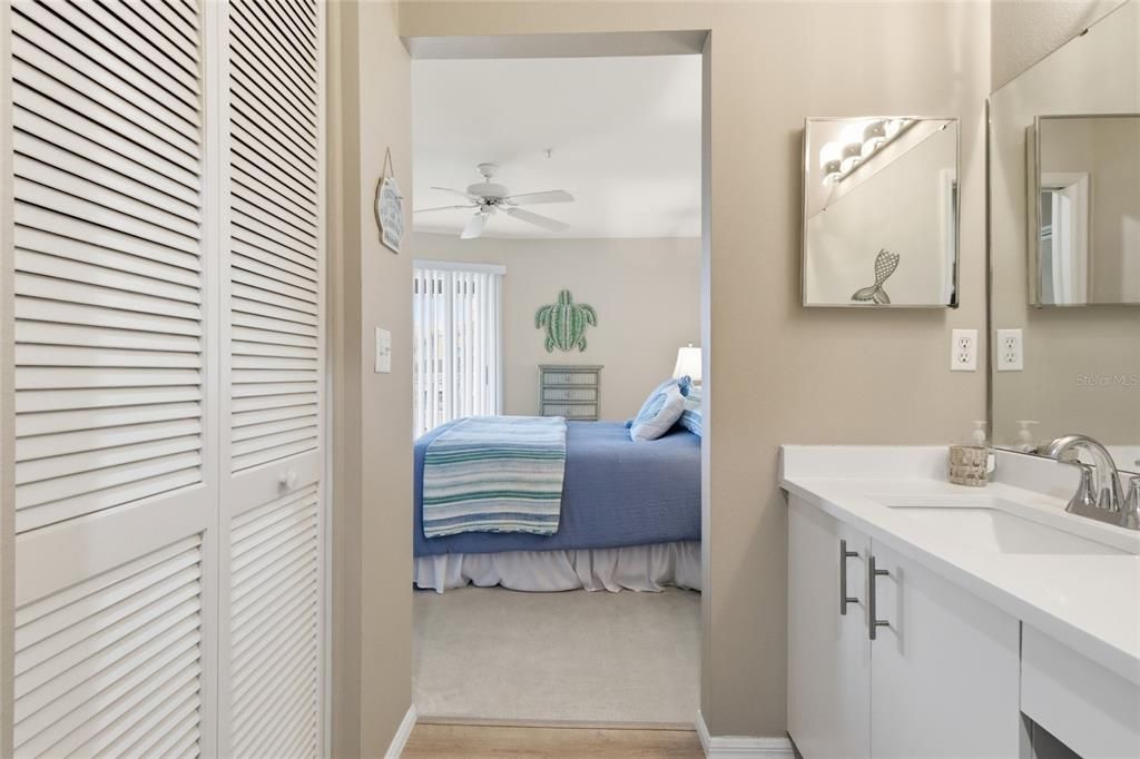 Active With Contract: $299,000 (2 beds, 2 baths, 1106 Square Feet)