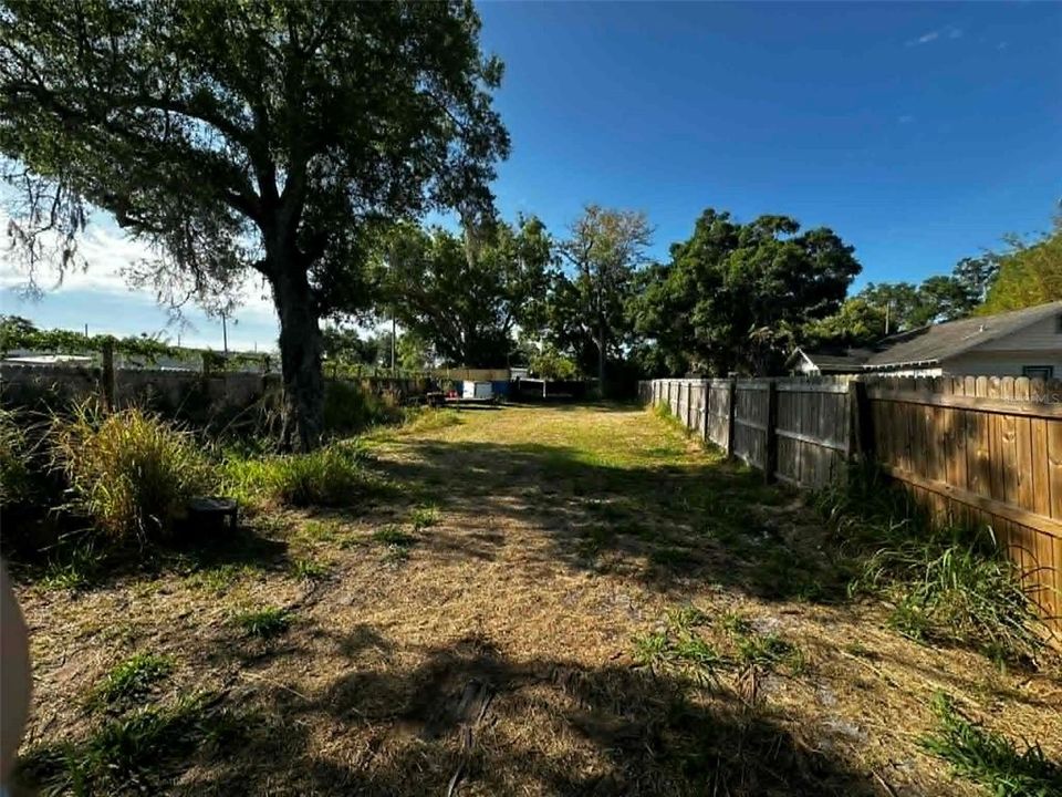 待售: $150,000 (0.16 acres)