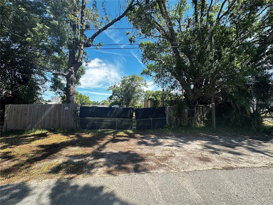 待售: $150,000 (0.16 acres)