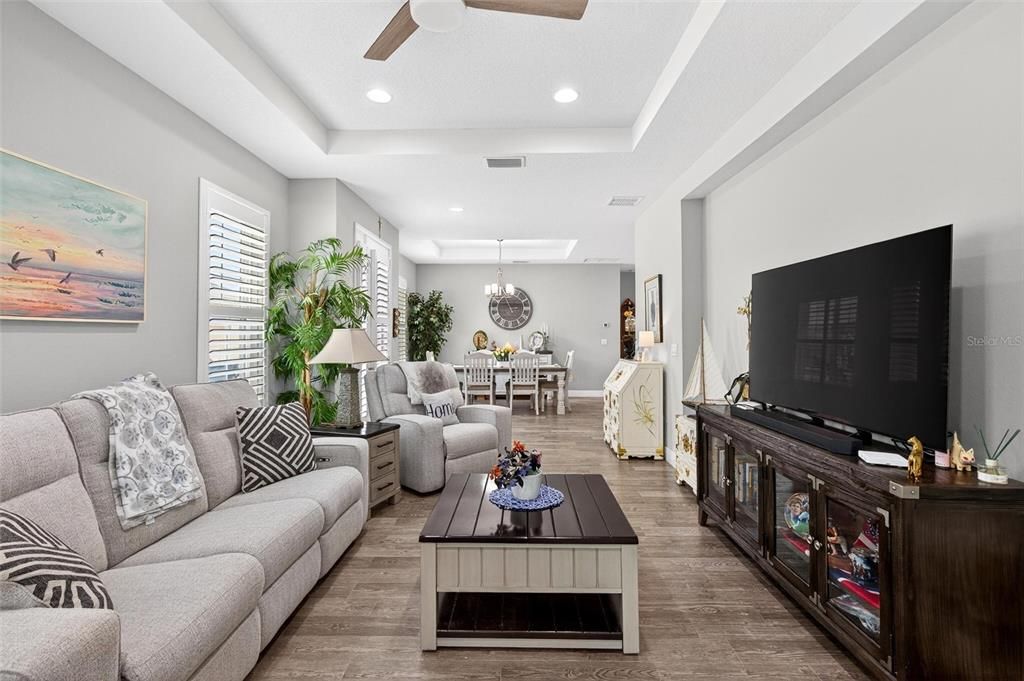 For Sale: $354,900 (2 beds, 2 baths, 1638 Square Feet)