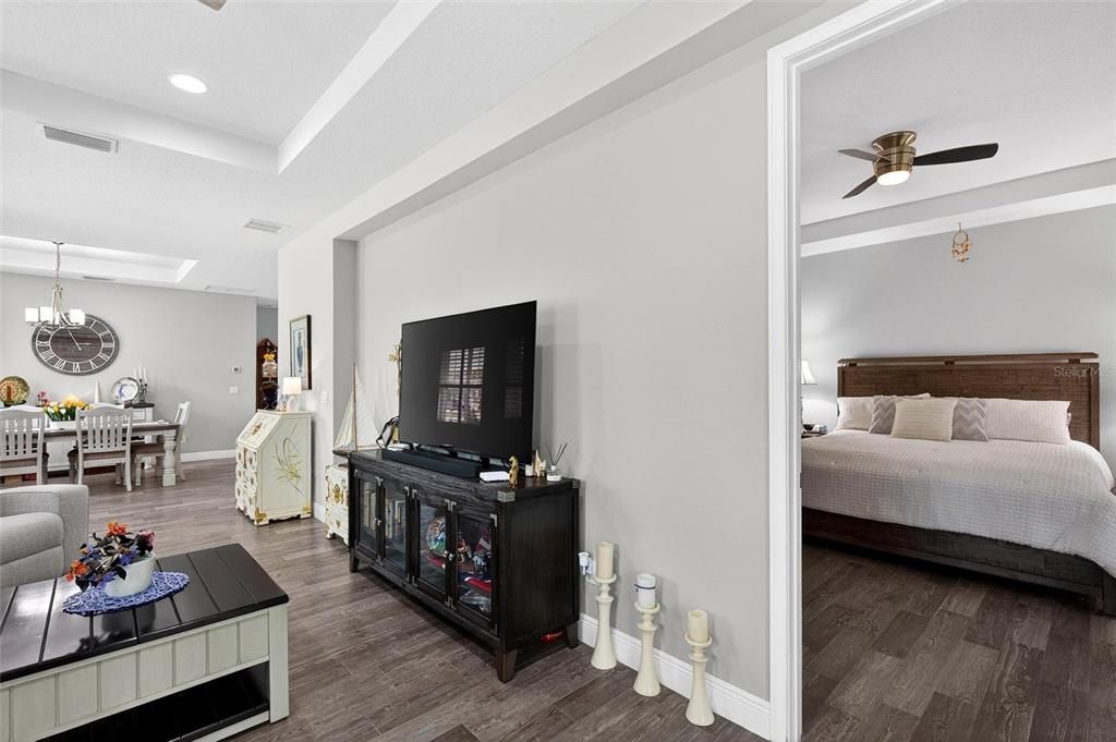 For Sale: $354,900 (2 beds, 2 baths, 1638 Square Feet)