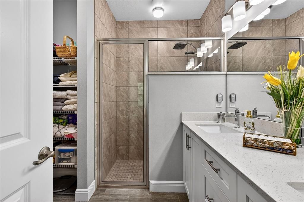 For Sale: $354,900 (2 beds, 2 baths, 1638 Square Feet)