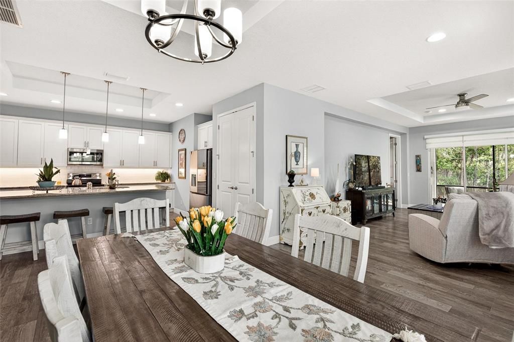For Sale: $354,900 (2 beds, 2 baths, 1638 Square Feet)