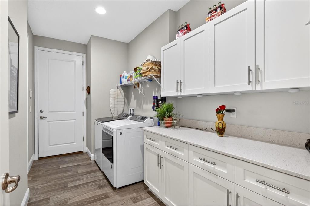 For Sale: $354,900 (2 beds, 2 baths, 1638 Square Feet)