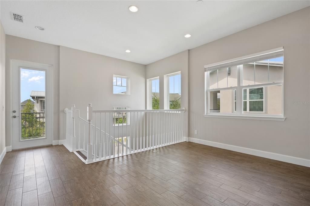 Active With Contract: $3,625 (3 beds, 2 baths, 2307 Square Feet)