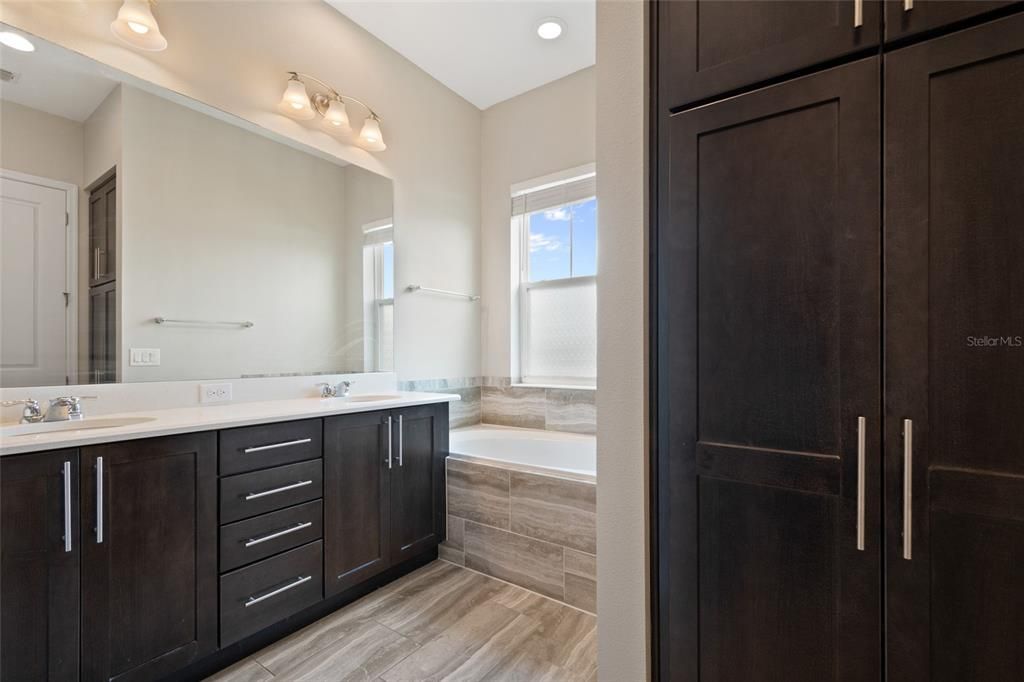 Active With Contract: $3,625 (3 beds, 2 baths, 2307 Square Feet)