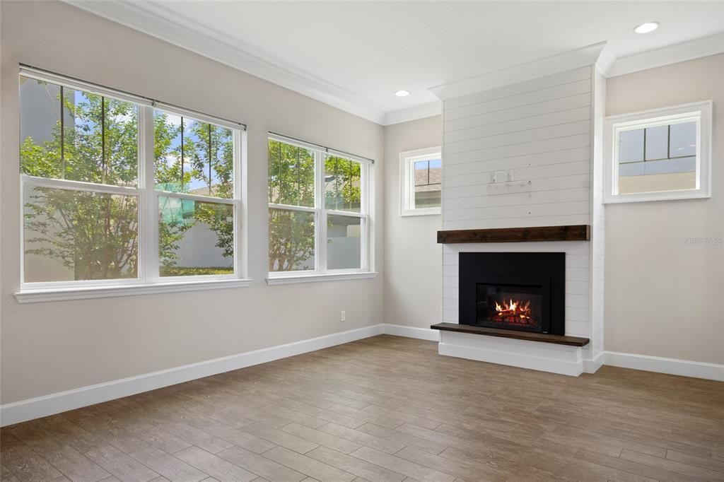 Active With Contract: $3,625 (3 beds, 2 baths, 2307 Square Feet)